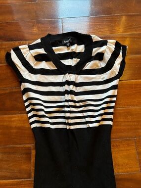 bebe Black and White Striped Short Sleeve Knit Top